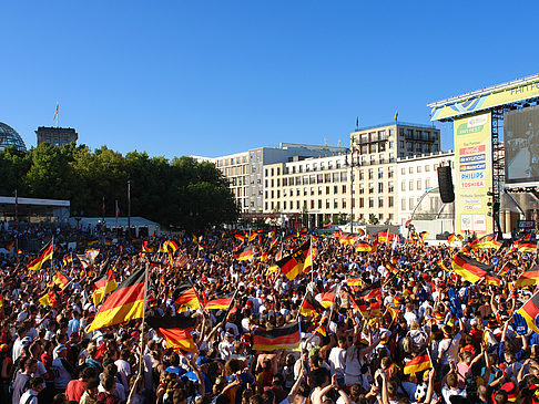 Foto Fahnenmeer - Berlin