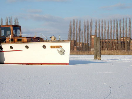 Schiff im Eis - Berlin (Berlin)