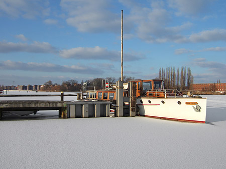 Schiff im Eis - Berlin (Berlin)