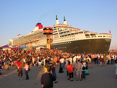 Fotos Queen Mary 2 - Volksfest | Hamburg